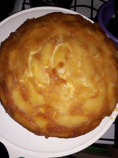 Una foto de 🍎🍏 tarta de manzana invertida