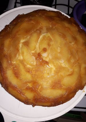 Una foto de 🍎🍏 tarta de manzana invertida