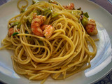 Espaguetis con puerro y langostinos