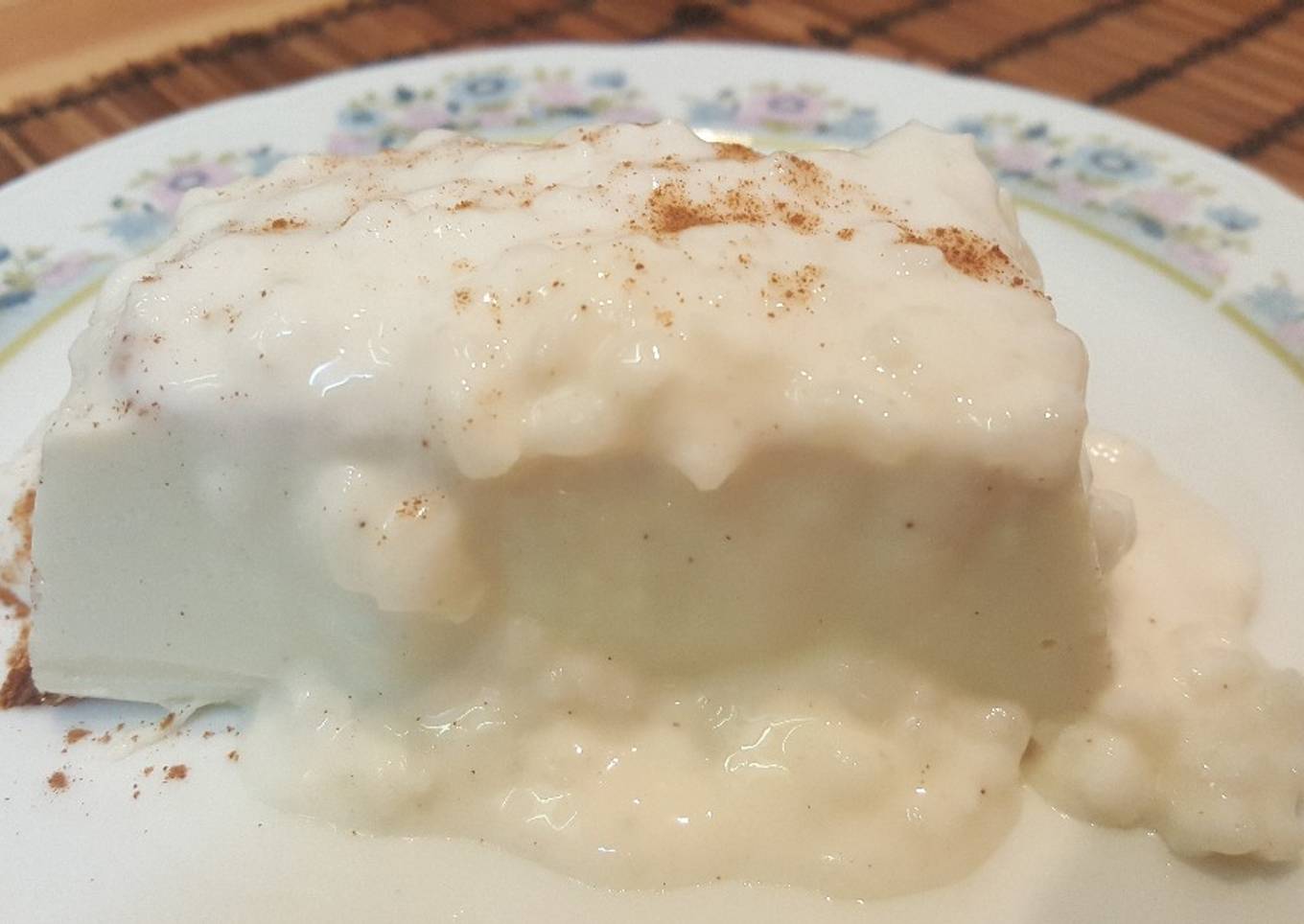 Pudín de canela, limón con arroz con leche