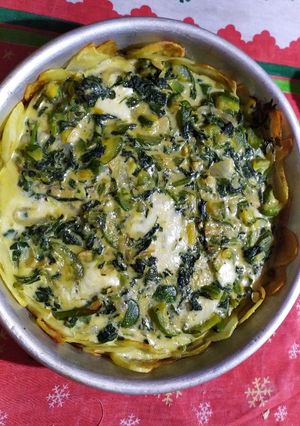 Una foto de Tarta de verduras SIN TACC con base de papas