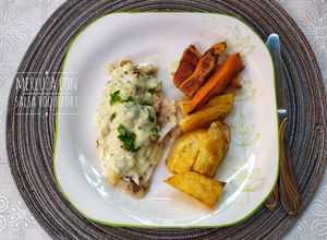 Una foto de Merluza con salsa Roquefort