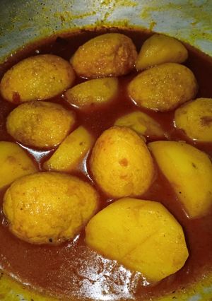 A picture of Duck egg curry.