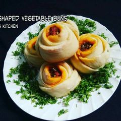 A picture of Rose Shaped Vegetable Buns.