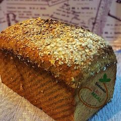 A picture of Honey Oat Bread.