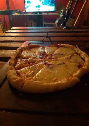 Una foto de Pizzeta de borde relleno