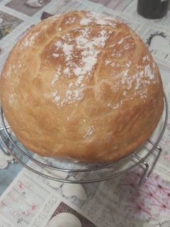 Una foto de Pan rápido y con bol de pyrex
