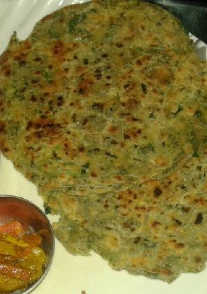 मेथी लच्छा परांठा (Methi lachcha parantha recipe in hindi) रेसिपी मुख्य फोटो