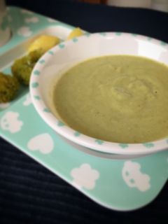 Una foto de Papilla de brócoli con pollo y brócoli BLW mixto 7 meses 🍗🥦🥔