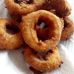 Crunchy onion rings A picture of Crunchy onion rings.