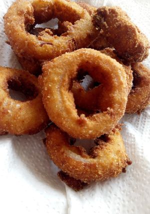 A picture of Crunchy onion rings.