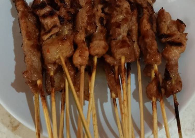 Cara Membuat Sate Babi Bawah Pohon Yang Lezat