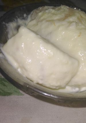 A picture of Lychee icecream.