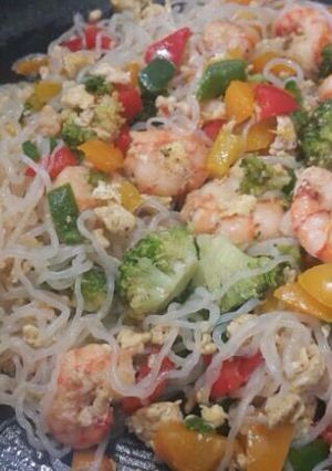 A picture of Keto pasta stirfry.