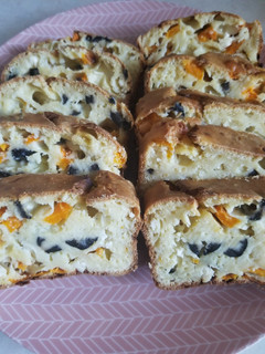 Une photo de Cake poivrons olives feta