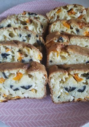 Une photo de Cake poivrons olives feta