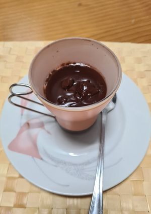 Una foto de 95. Chocolate a la taza con miel y canela