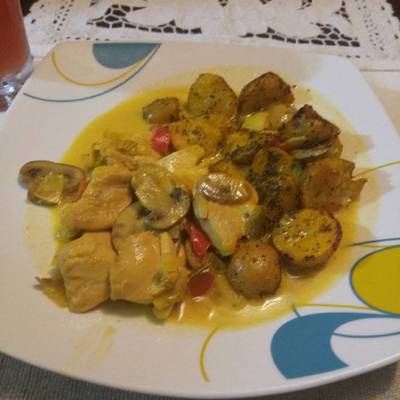 Pollo al champiñón con papas Receta de Laura- Cookpad