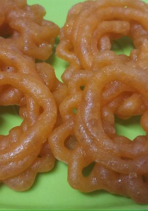इमरती (imarti recipe in Hindi) रेसिपी मुख्य फोटो