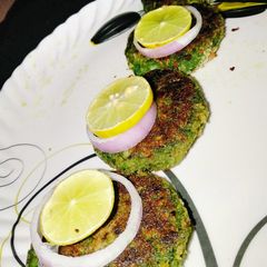 A picture of Hara bhara kabab.