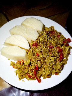 A picture of Boiled yam nd egg sauce.