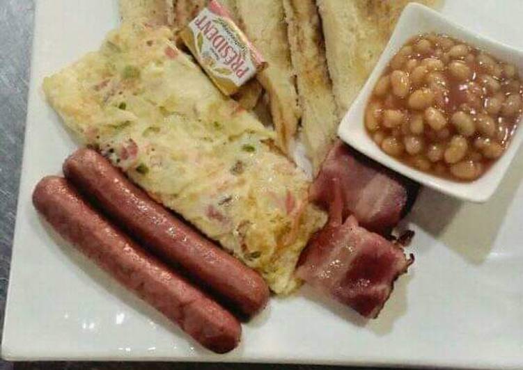 Sausages,omellete,bread and beans
