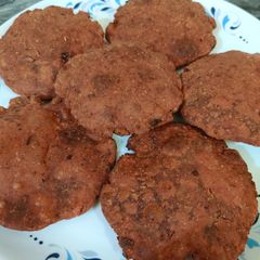 A picture of Beetroot Poori.