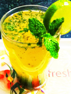 A picture of Lemon mint Lemonade.