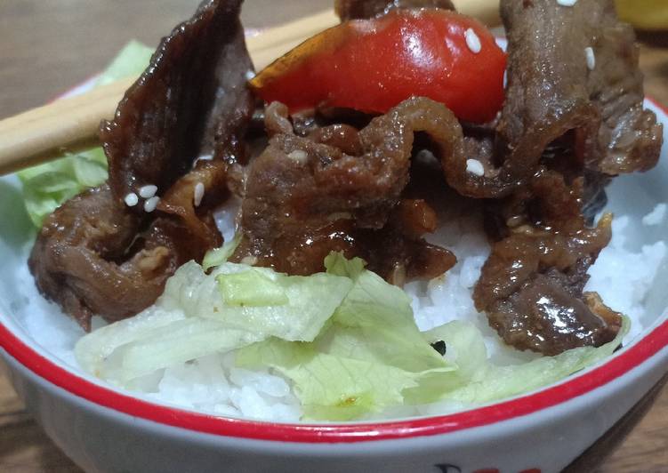 Cara Menyiapkan Beef rice bowl nasi daging saus manis menu favorit anak yang Enak