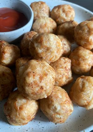 A picture of Chicken & Potato Balls.