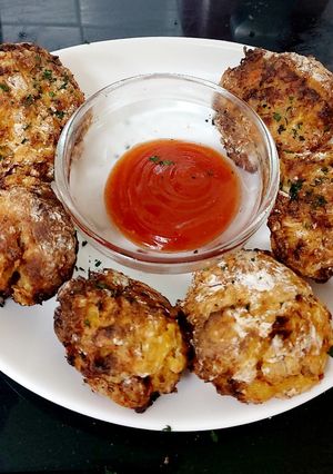 A picture of My leftover Cabbage, Pork With Sweet Chilli & Apple patties 😘.