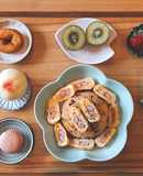 Cơm rang dầu ớt Lao Gan Ma và trứng cuộn thanh cua (chỉ hơi cay)