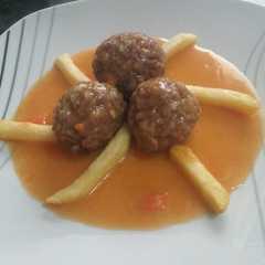 Una foto de Albóndigas en salsa
