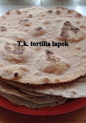 Teljeskiőrlésű tortilla lapok recept fotója
