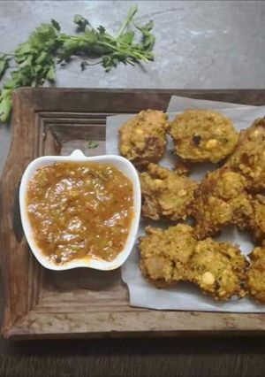 A picture of Daal Vada.