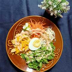A picture of Salad sayur 🥗.