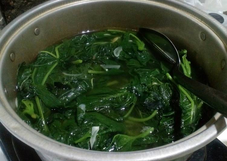 Cara Menyiapkan Bayam bening dengan sedikit daun katu Lezat