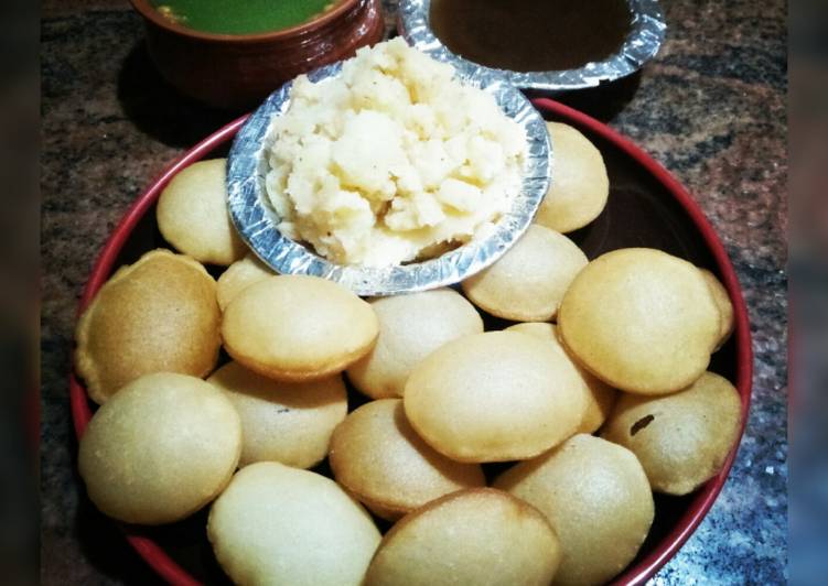 Suji ke Golgappe.(Paani-Puri)