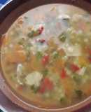 Caldo de pollo y verduras