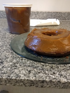 Una foto de Mini bizcochuelo con dulce de leche