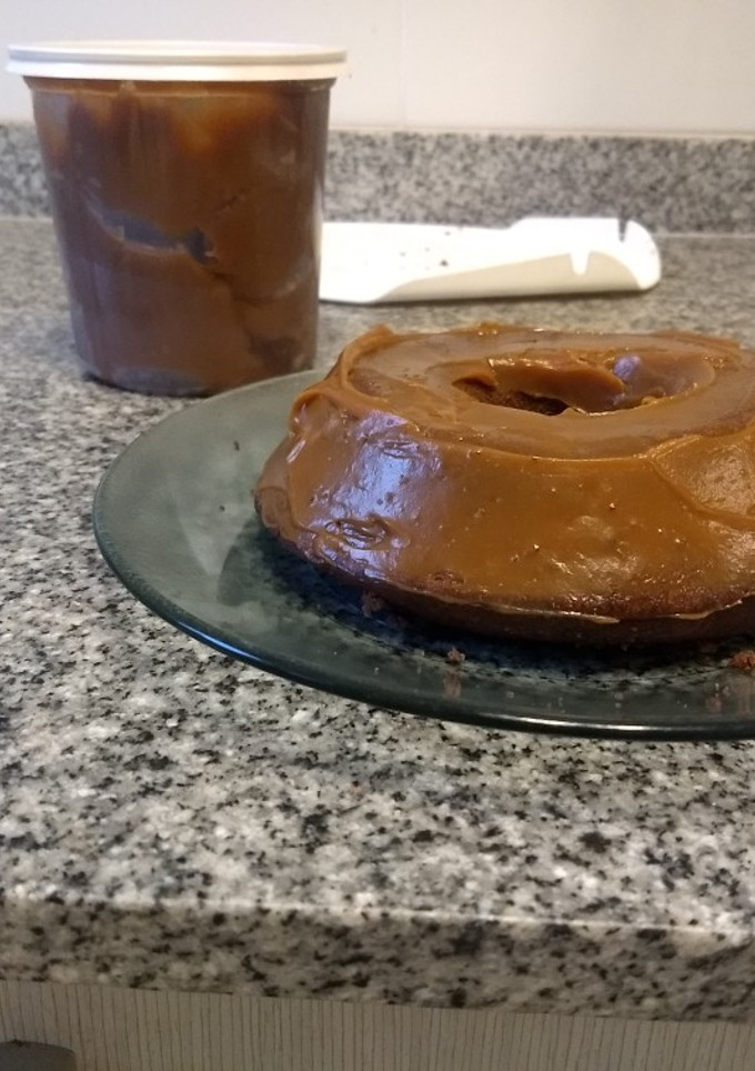 Una foto de Mini bizcochuelo con dulce de leche