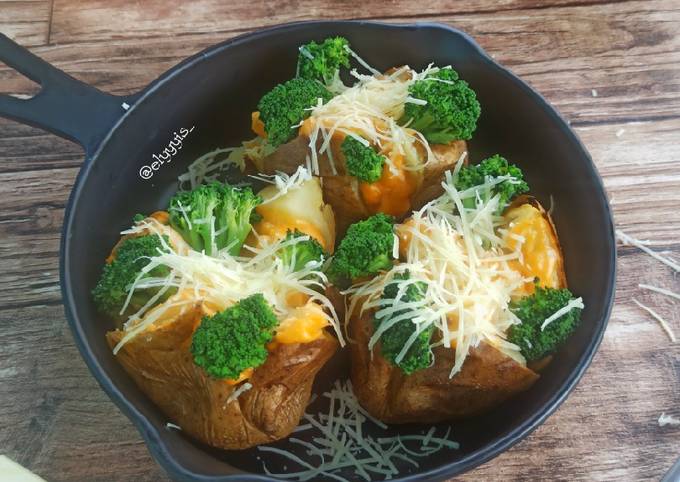 Cara Gampang Membuat Baked Potato Broccoli and Cheese yang Bisa Manjain Lidah
