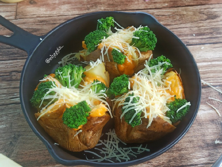 Cara Gampang Membuat Baked Potato Broccoli and Cheese yang Bisa Manjain Lidah