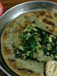 ભરેલો રોટલો (Bharelo Rotlo Recipe In Gujarati) રેસીપી મુખ્ય ફોટો