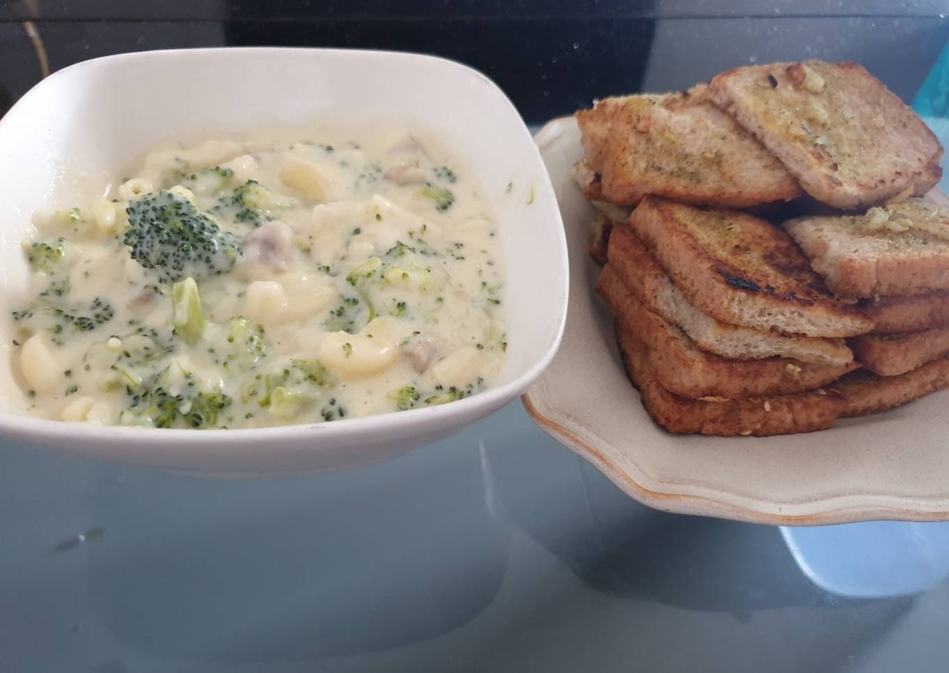 Seaweed Garlic Bread