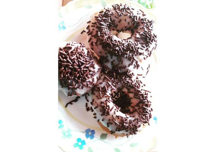 Donat kentang toping cream gula