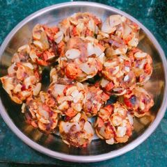 A picture of Dry fruit laddu.