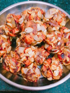 A picture of Dry fruit laddu.