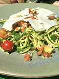 Pesto courgetti salad with feta and almonds