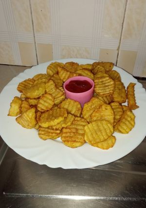 A picture of Spicy crinkled potatoes🤤.